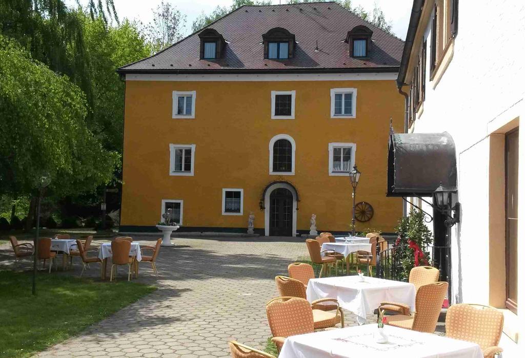 Hotel Schloss Fuchsmuehl 外观 照片